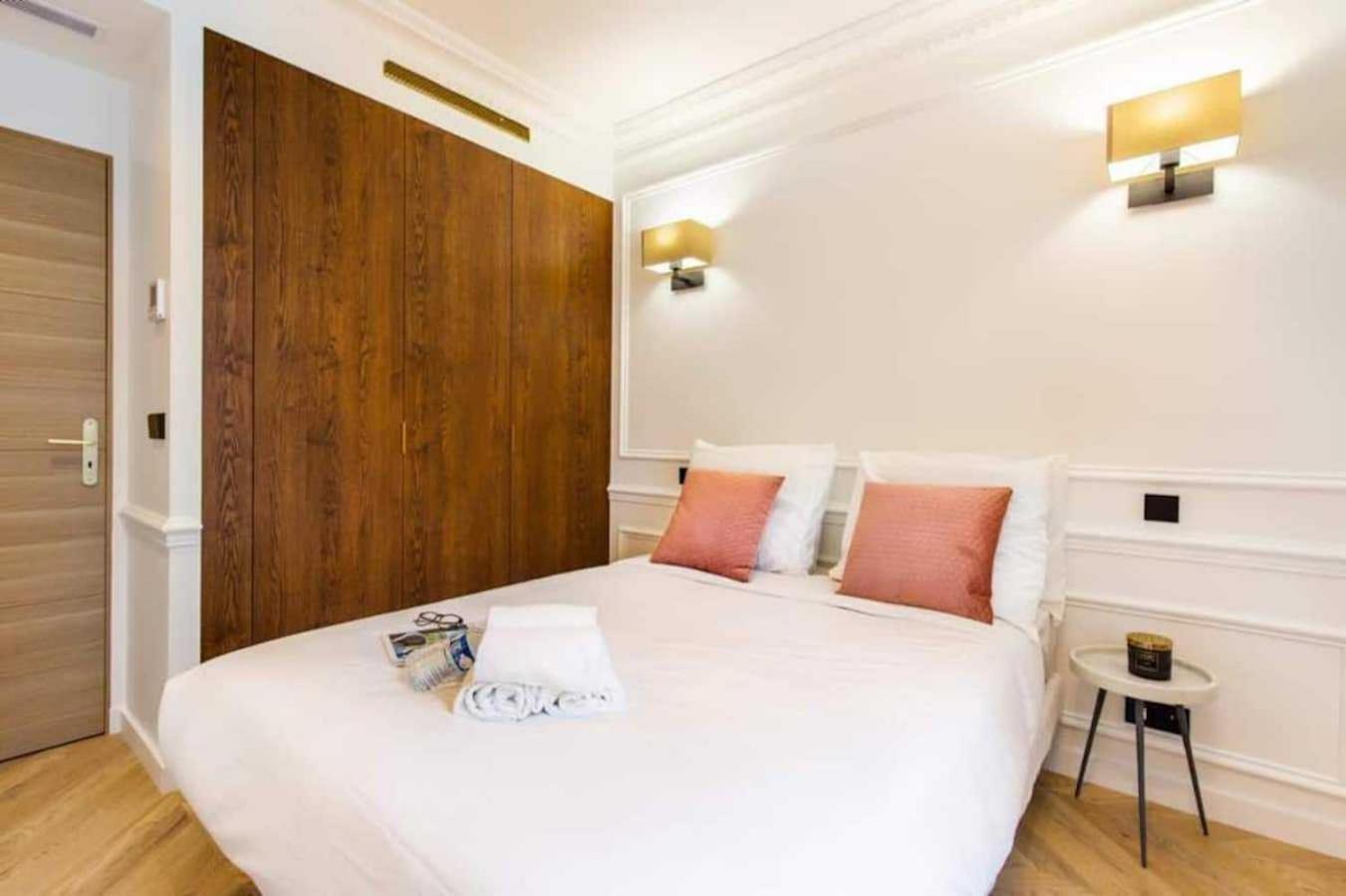 Newly Rebuilt By Architect - Center Of Paris Apartment Exterior foto