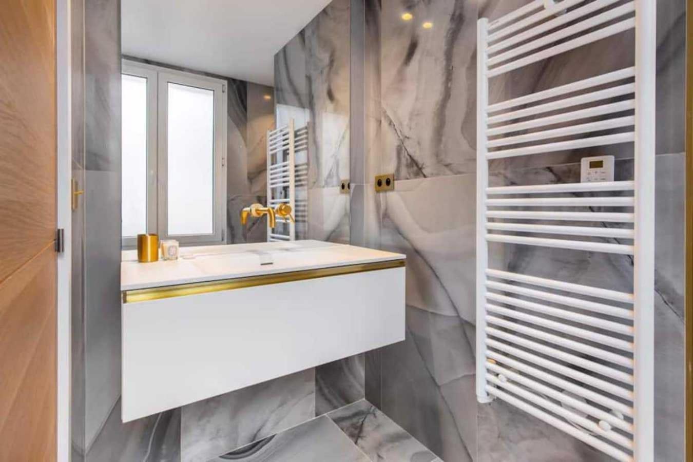 Newly Rebuilt By Architect - Center Of Paris Apartment Exterior foto