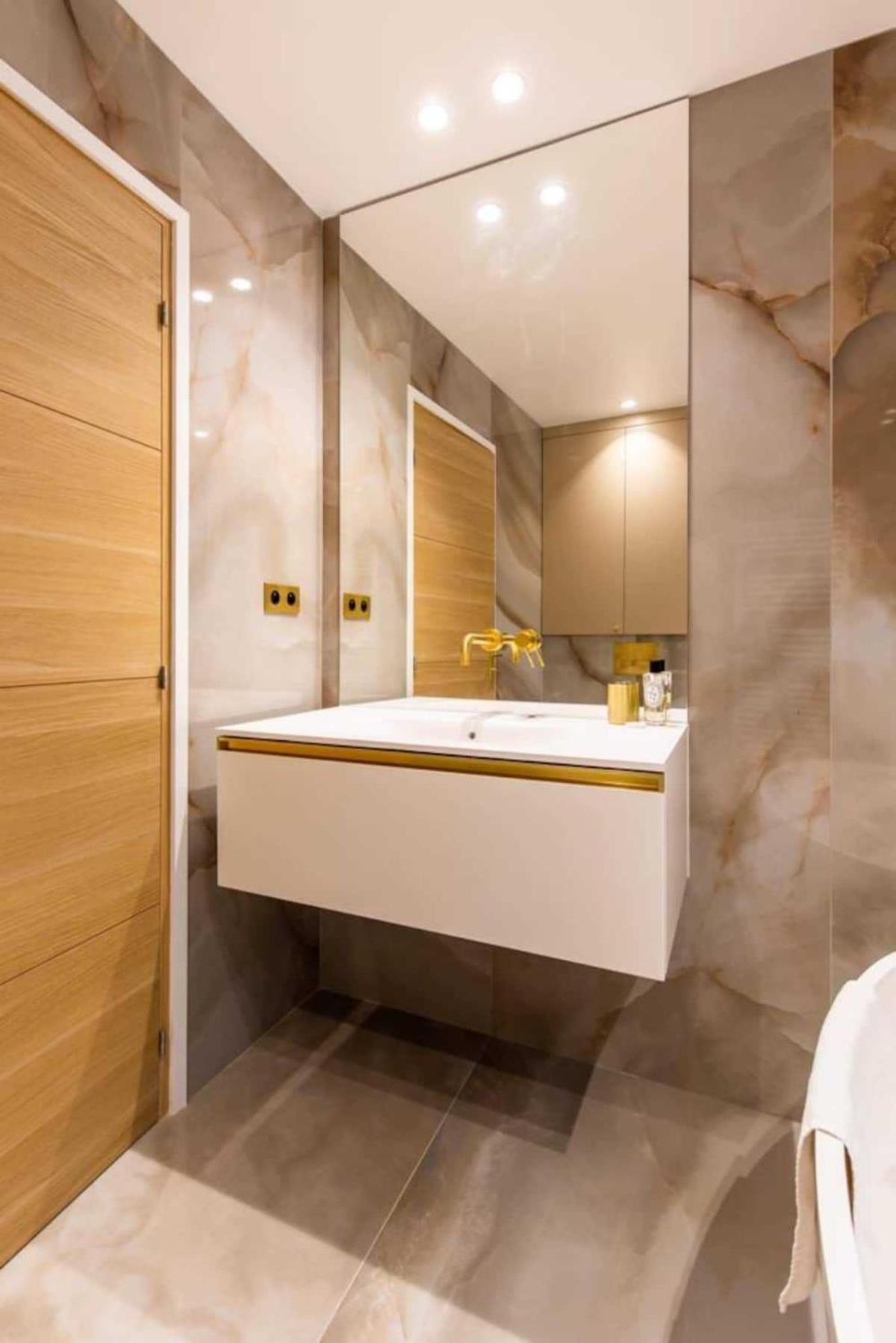 Newly Rebuilt By Architect - Center Of Paris Apartment Exterior foto
